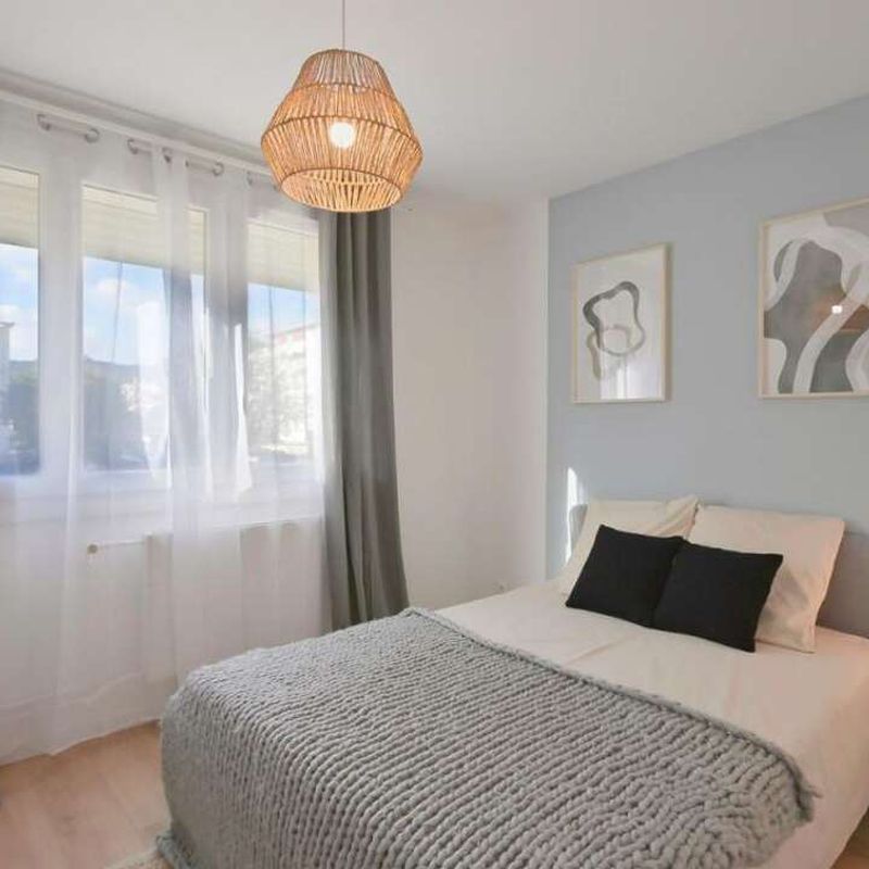 Location appartement 5 pièces 87 m² Valence (26000)