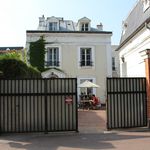 Rent 20 bedroom house in Paris
