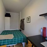 Rent a room of 100 m² in Brussels