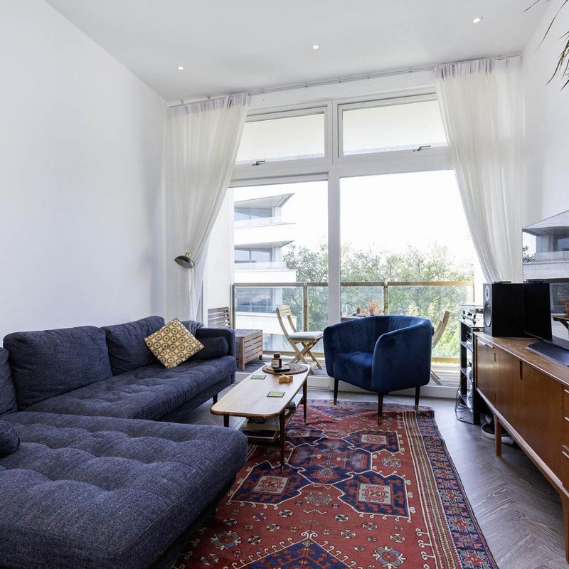 New Development 2 bed 2 bath with large balcony close to station Camden Town