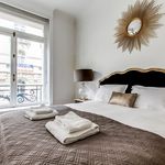 Appartement de 300 m² avec 4 chambre(s) en location à Paris