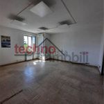 Rent 1 bedroom apartment of 400 m² in Tivoli