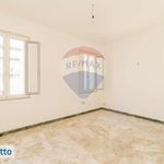 Rent 6 bedroom apartment of 202 m² in Catania