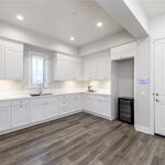 Rent 5 bedroom apartment of 481 m² in Irvine