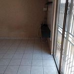 Rent 2 bedroom house of 258 m² in Johannesburg