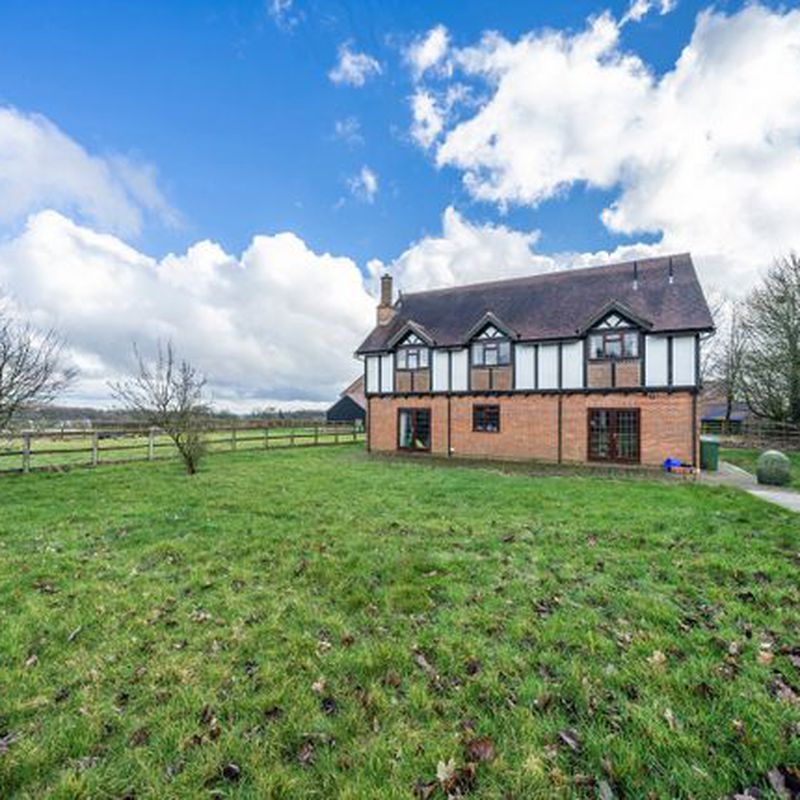 Country house to rent in Hastoe Hill, Hastoe, Tring HP23