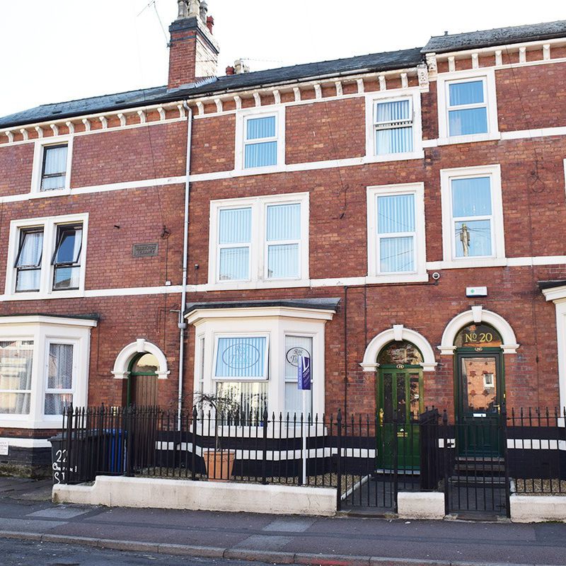 TO LET - One Furnished Double ROOM In Shared House Close within Five Minutes of the City Centre
