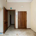 Affitto 6 camera appartamento di 140 m² in Bologna