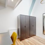 Rent a room of 280 m² in Villejuif