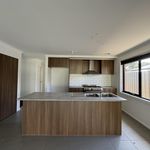Rent 4 bedroom house of 8000 m² in Hamilton