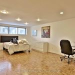 Rent 4 bedroom apartment of 553 m² in Toronto