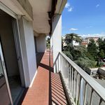 Appartement de 110 m² avec 5 chambre(s) en location à Valence