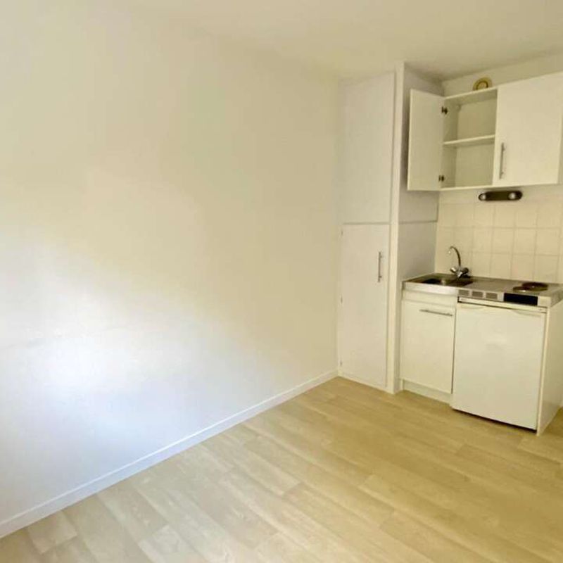 Location appartement 1 pièce 12 m² Tours (37200)