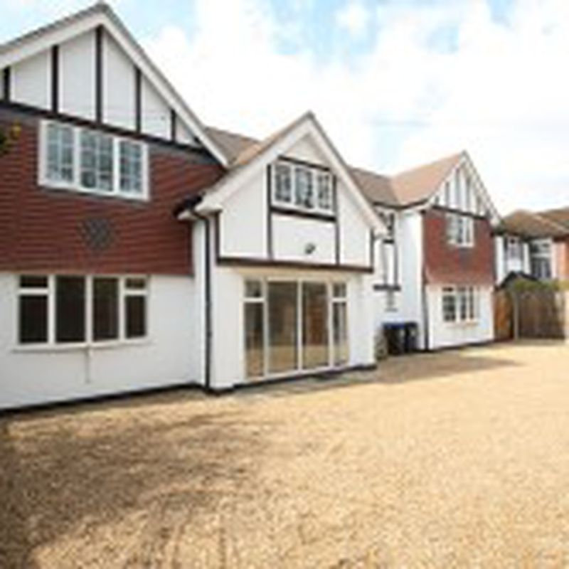 To Let £1,525pcm (Fees Apply) Wych Hill Lane, Woking Mount Hermon