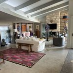 Rent 4 bedroom house of 235 m² in Encino