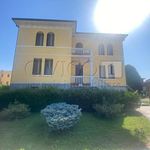 Rent 5 bedroom house of 250 m² in Torri di Quartesolo
