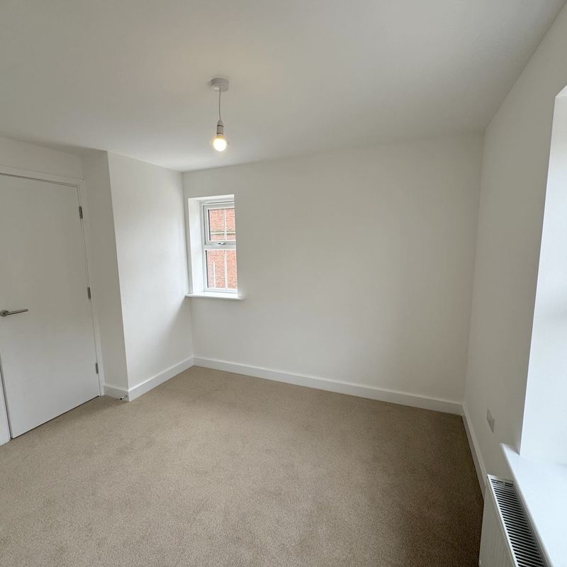 4 Bed House Orchid Rise Leeds LS14 - Care 4 Properties Moor Gate