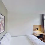 Rent a room of 92 m² in Paris