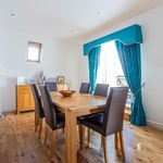 Rent 3 bedroom flat in Penarth