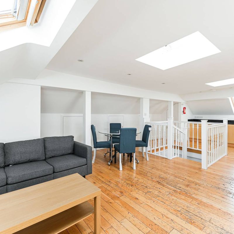 3 Bedroom Flat to Rent in Haselrigge Road, SW4 | Foxtons Clapham