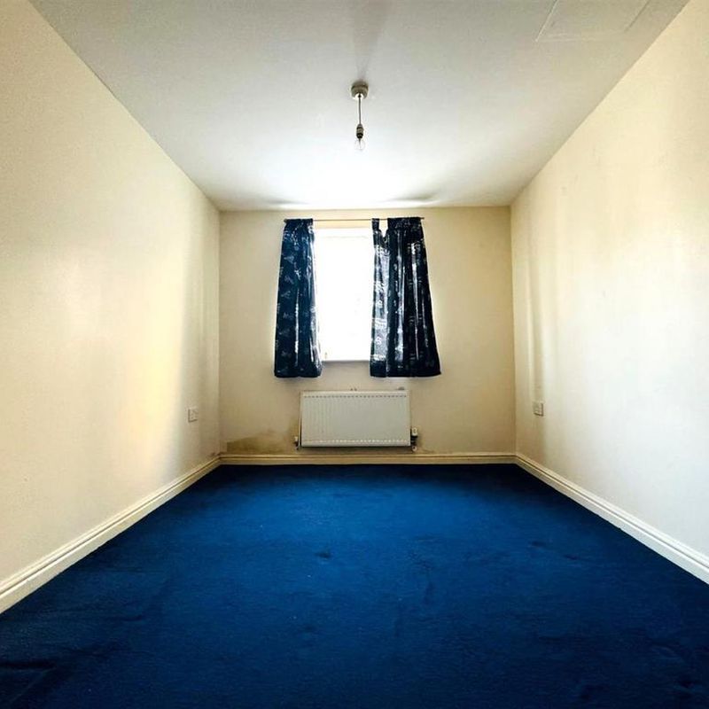 2 bedroom flat to rent Loxford
