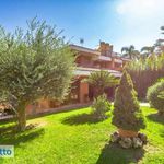 Rent 6 bedroom house of 260 m² in Roma
