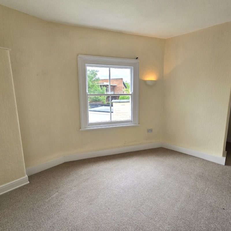 2 bed Mid Terraced House to Let Little Drayton