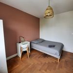 Rent 2 bedroom apartment of 10 m² in Écully