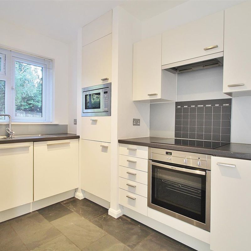 2 bedroom property to let in Thornbury Road, Isleworth, TW7 - £1,650 pcm