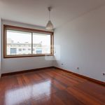 Rent 2 bedroom apartment of 100 m² in Matosinhos