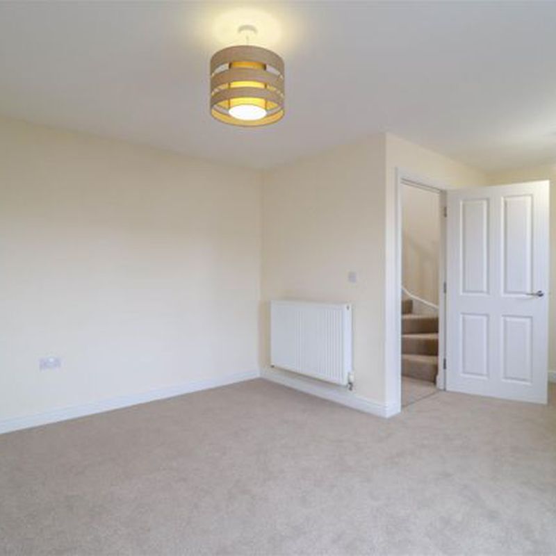Town house to rent in Abernant Drive, Newmarket CB8