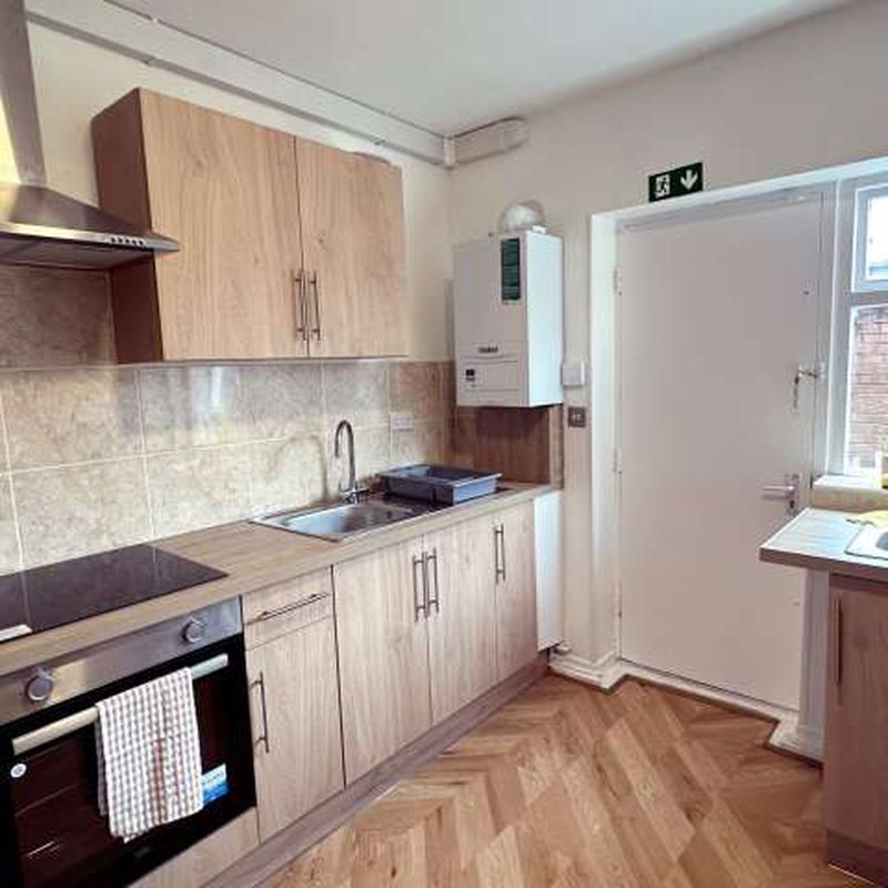 Whole 6 bedrooms apartment in Liverpool Everton