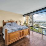 Rent 1 bedroom apartment of 90 m² in Marina Del Rey