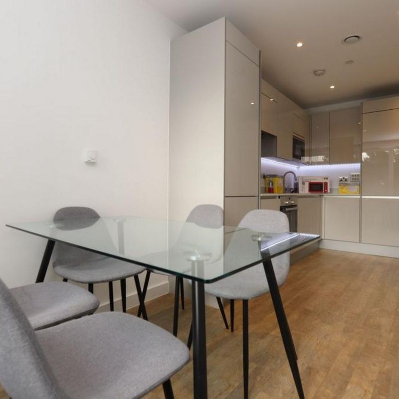 Room in a 4 Bedroom Apartment, Surrey Quays Rd, London SE16 7TE