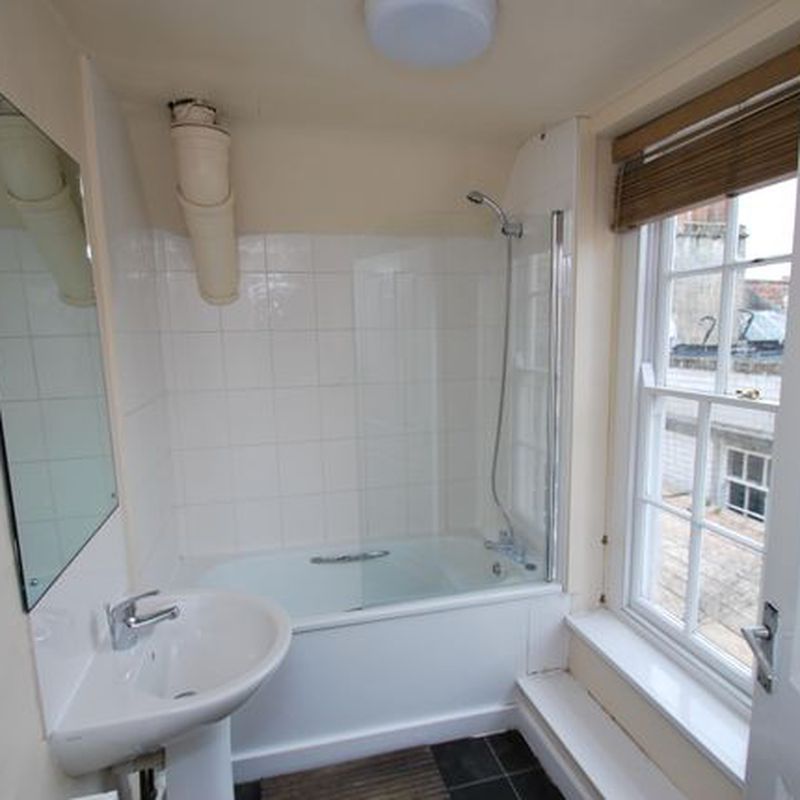 Maisonette to rent in High Street, Bath BA1 Bathampton