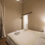 Affitto 2 camera appartamento di 100 m² in Firenze