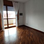 Affitto 3 camera appartamento di 120 m² in Milano