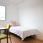 Rent a room of 61 m² in Madrid