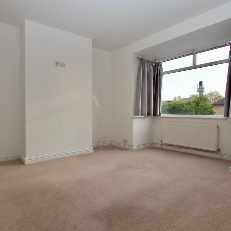 Property in Lenelby Road, Surbiton, KT6 Tolworth
