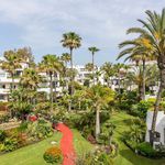 Rent 3 bedroom apartment of 204 m² in Marbella