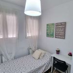 Rent a room of 210 m² in Madrid