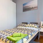 Rent a room of 220 m² in Milan