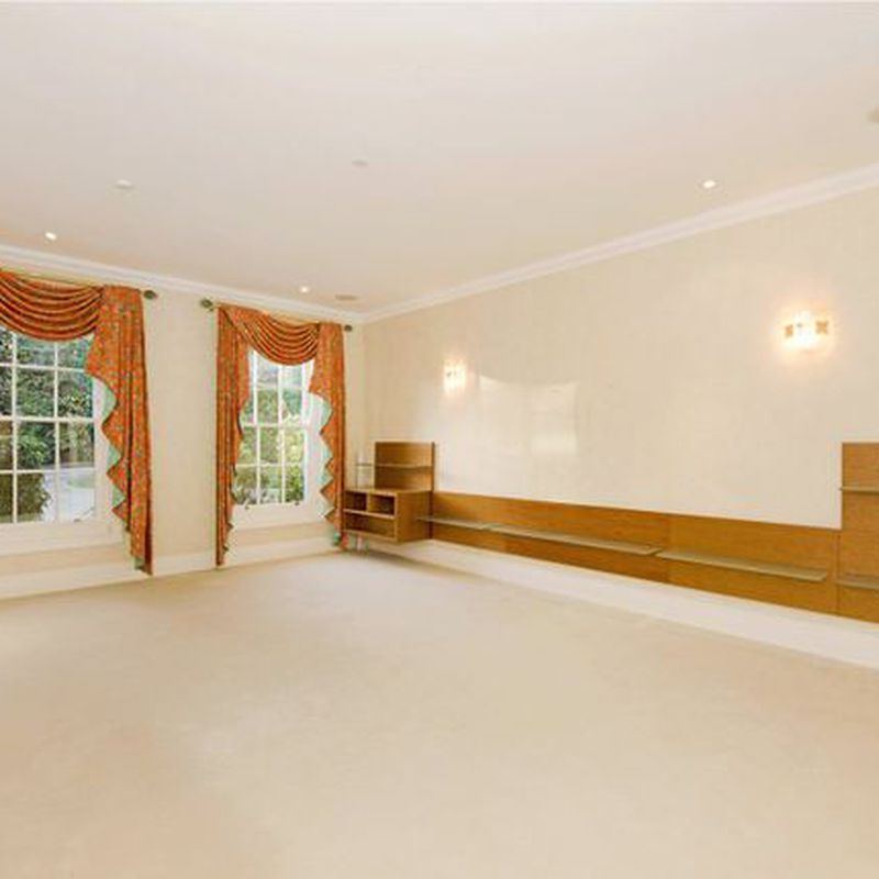 Detached house to rent in Davidge Place, Knotty Green, Beaconsfield, Buckinghamshire HP9