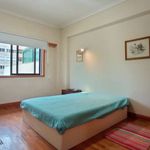 Rent a room of 300 m² in lisbon