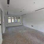 Rent 3 bedroom house of 284 m² in Dubai
