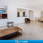 Rent 2 bedroom apartment of 165 m² in Alicante