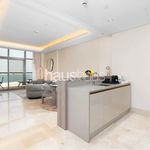 Rent 1 bedroom apartment of 80 m² in Palm Jumeirah