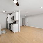 Rent 1 bedroom apartment of 81 m² in Long Beach