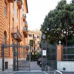 Rent 7 bedroom apartment of 200 m² in Roma