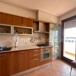Affitto 4 camera appartamento di 110 m² in Selvazzano Dentro